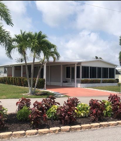 4700 Gulfgate Ln, Saint James City, FL 33956