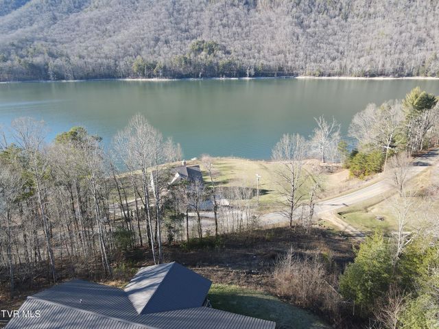 1805 Lakeview Dr, Butler, TN 37640