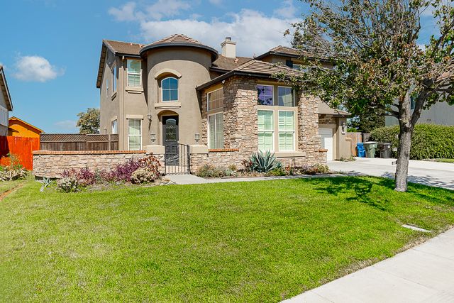 1027 Maggiore Ln, Manteca, CA 95337