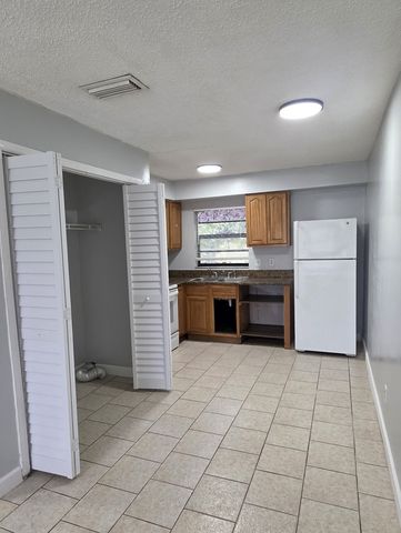 4003 E  Bird St #D, Tampa, FL 33617