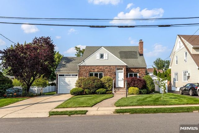 211 Harrison Ave, Hasbrouck Heights, NJ 07604