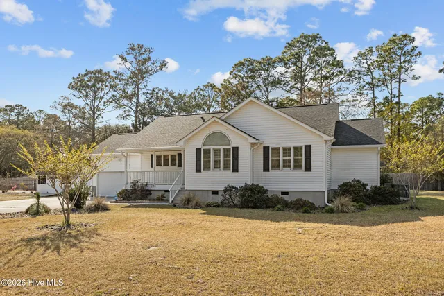 120 Robin Crescent, Swansboro, NC 28584