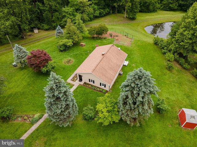 5861 Vine Ln, Linden, VA 22642