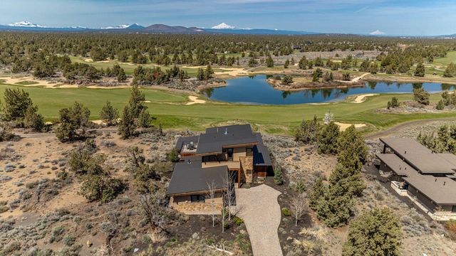 22972 Ghost Tree Ln, Bend, OR 97701