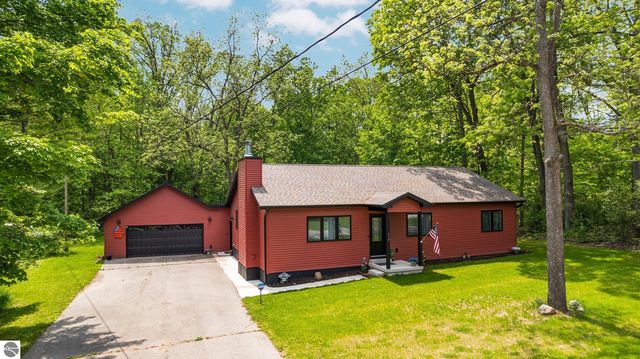 119 Maple St, Fife Lake, MI 49633