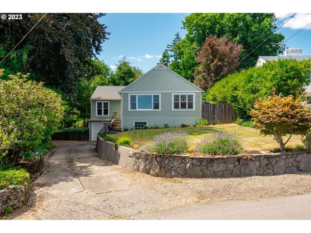 9323 SW 35th Ave, Portland, OR 97219