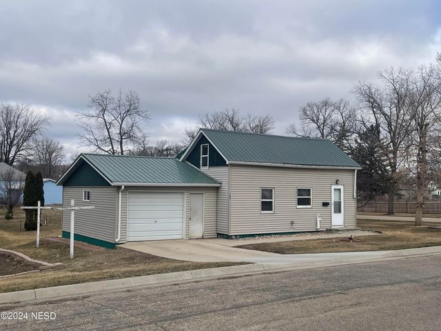 703 1st Ave S, Clear Lake, SD 57226