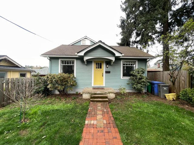 8118 SW 36th Ave, Portland, OR 97219