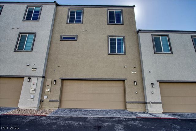 5642 Beguiling Falls St, Las Vegas, NV 89148