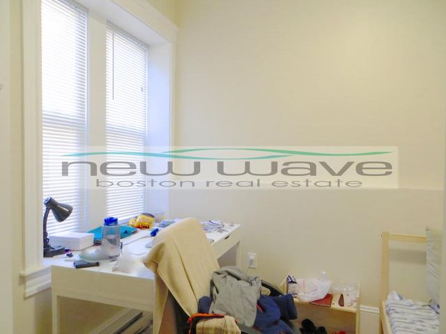 887 Huntington Ave #5, Boston, MA 02115