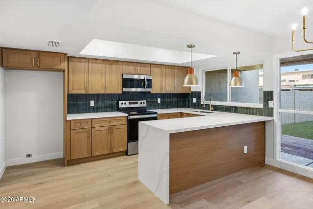 1715 W MARLETTE Avenue, Phoenix, AZ 85015