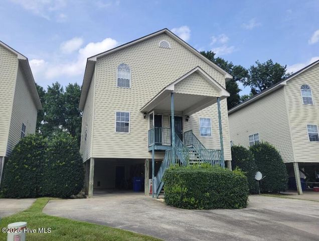 2009 River Dr #A, Greenville, NC 27858