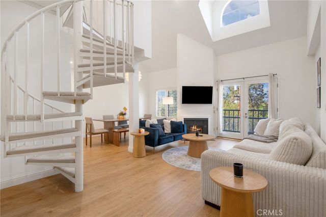 13220 Valleyheart Dr #305, Studio City, CA 91604