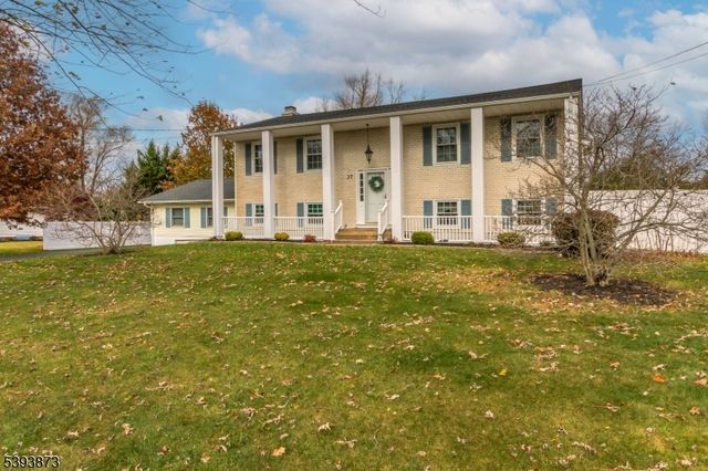 37 Arthur Rd, Hillsborough, NJ 08844