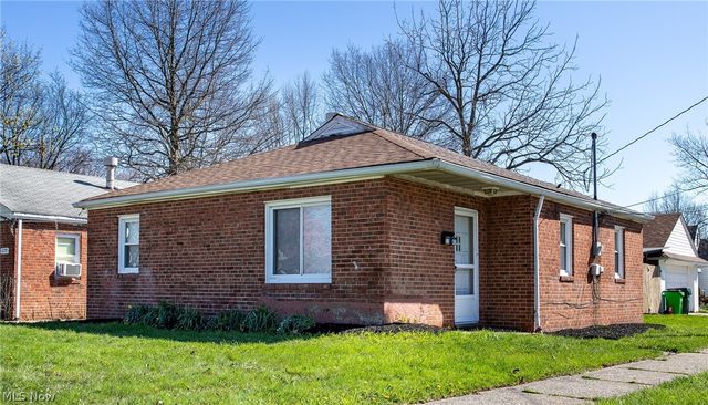 1283 Elmwood Rd, Mayfield Heights, OH 44124
