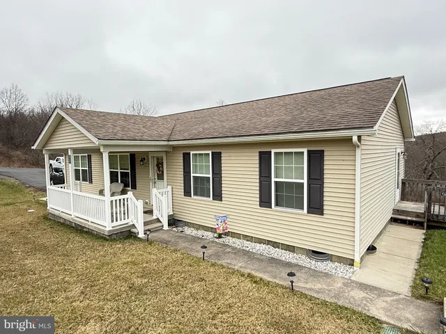5127 Emoryville Rd, Elk Garden, WV 26717