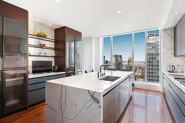 1 W  End Ave #37D, New York, NY 10023