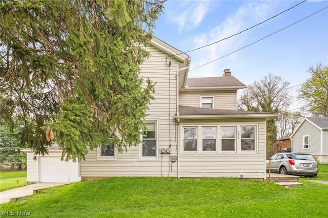 228 S  Portage St, Doylestown, OH 44230