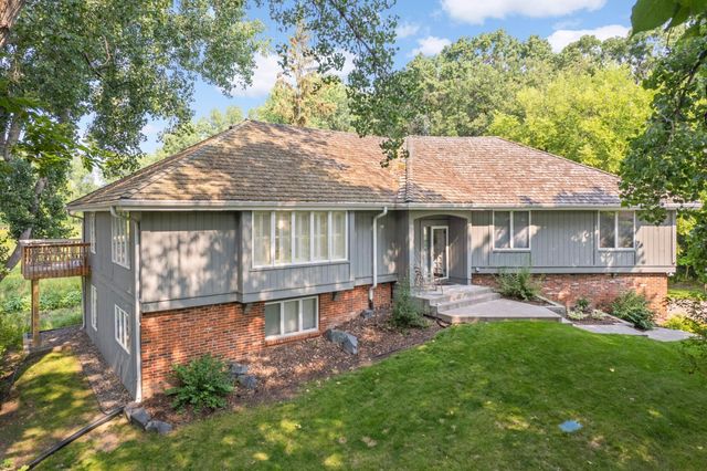 6623 Londonderry Dr, Edina, MN 55436