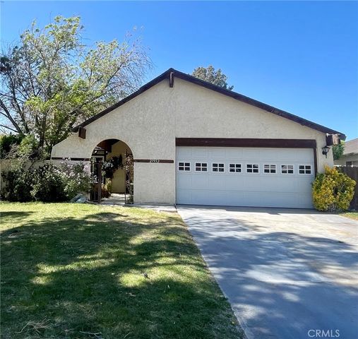 27552 Silver Lakes Pkwy, Helendale, CA 92342