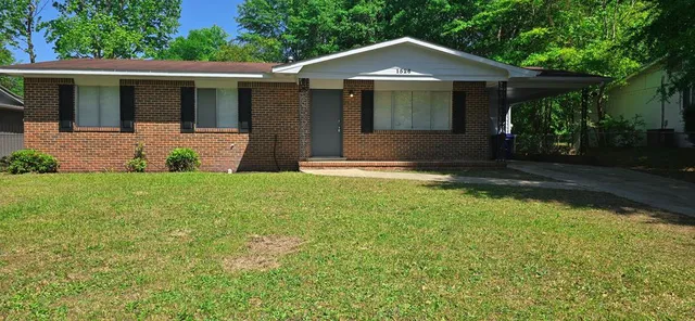 1526 Barcelona Dr, Columbus, GA 31907