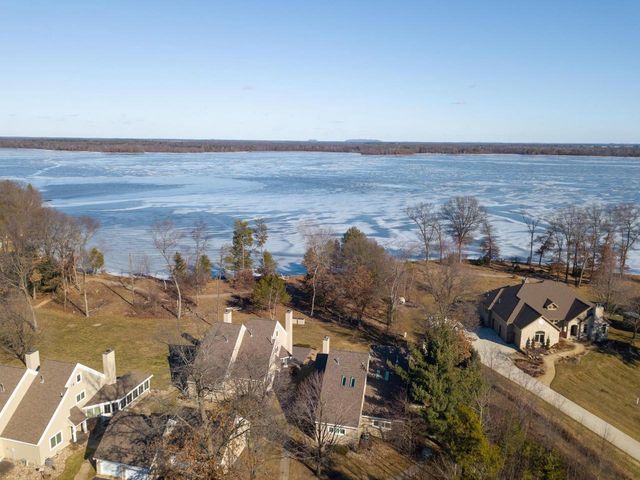 N7808 Lakeview Court, New Lisbon, WI 53950