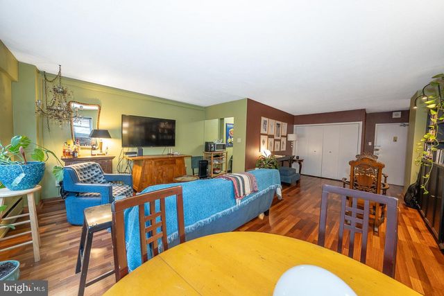 118 S  21st St #210, Philadelphia, PA 19103