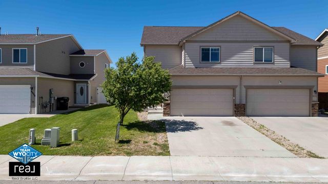 6866 Umpqua River Rd, Casper, WY 82604