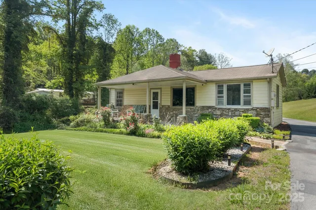 35 Homeway Rd, Asheville, NC 28806