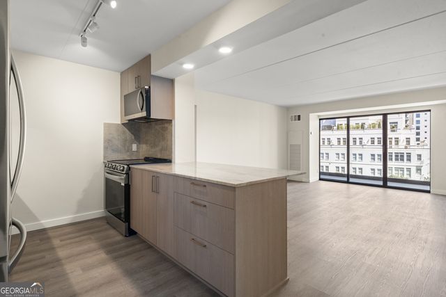 2460 Peachtree Rd NE #1409, Atlanta, GA 30305