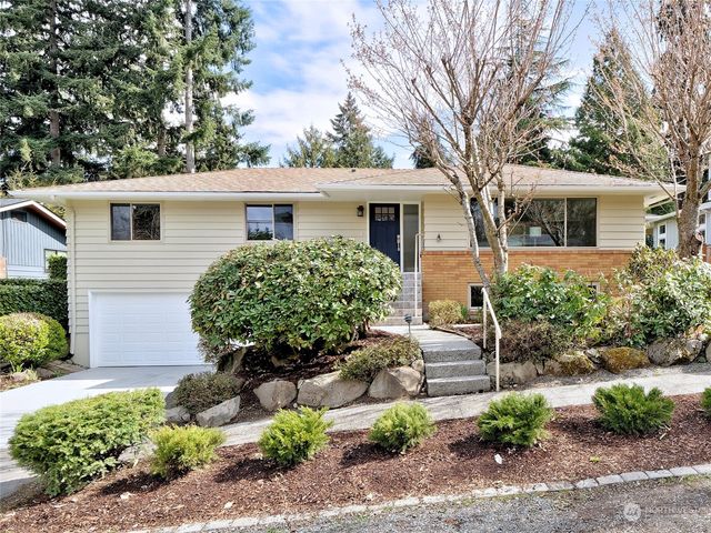 4244 89th Avenue SE, Mercer Island, WA 98040