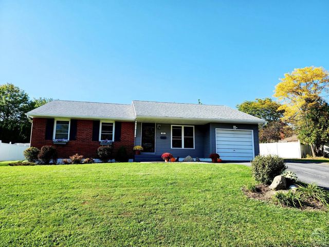 119 Pleasantview Dr, Cobleskill, NY 12043
