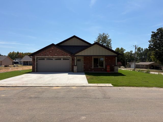 100 Blue Star Ln, Poplar Bluff, MO 63901