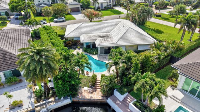 30 Spanish River Dr, Ocean Ridge, FL 33435