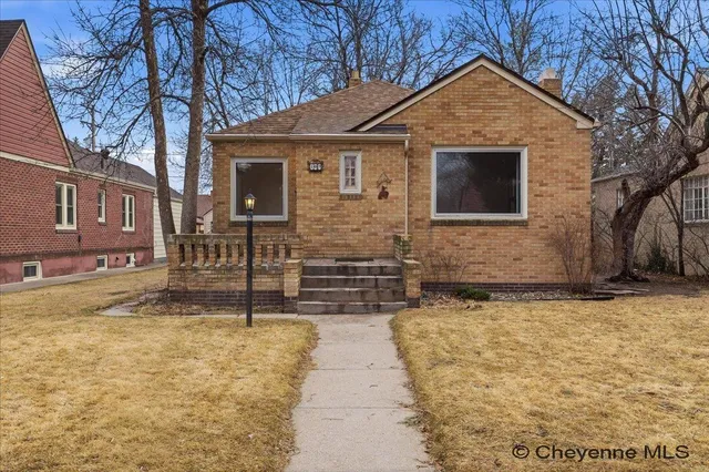 109 W  1st Ave, Cheyenne, WY 82001