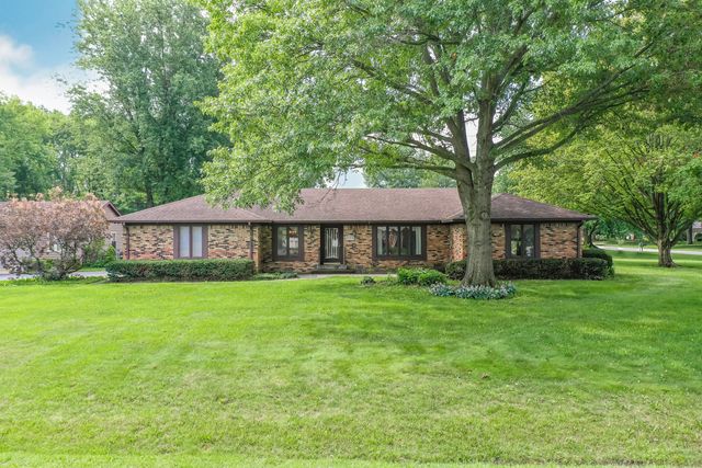 327 Woodland East Dr, Greenfield, IN 46140