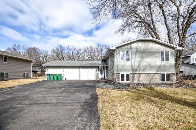 963 121st Ln NW, Coon Rapids, MN 55448