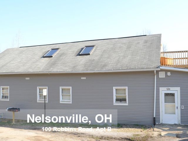 100 Robbins Rd   #B, Nelsonville, OH 45764
