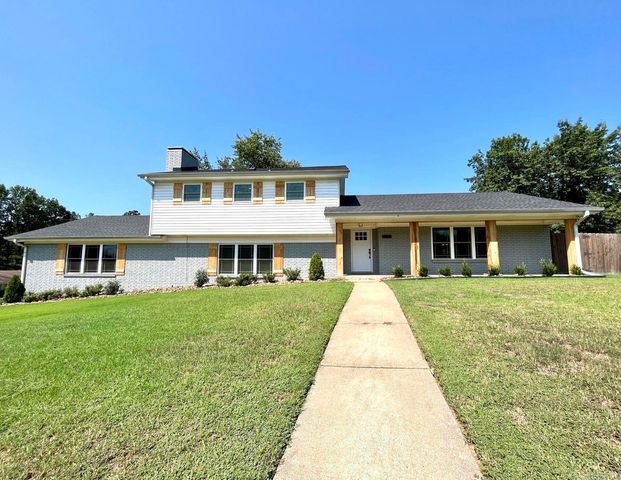 240 S  Beaumont Ave, Russellville, AR 72801
