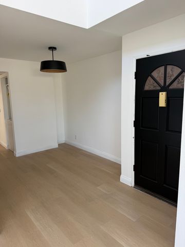 2550 S  Barrington Ave #204, Los Angeles, CA 90064