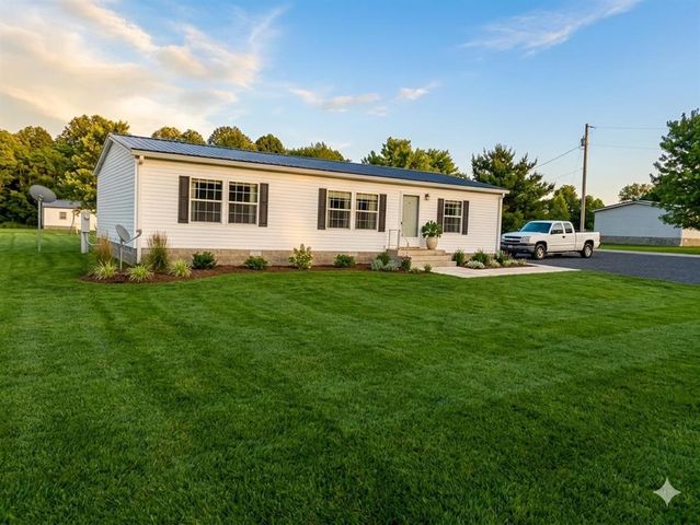 404 J Carroll Rd, Bee Spring, KY 42207