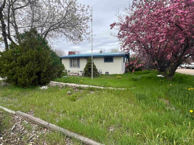 1821 Willow St, Caldwell, ID 83605
