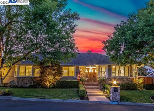 156 Town And Country Dr, Danville, CA 94526