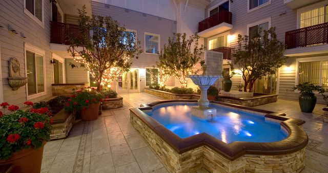 426 S  Sepulveda Blvd #202, Los Angeles, CA 90049