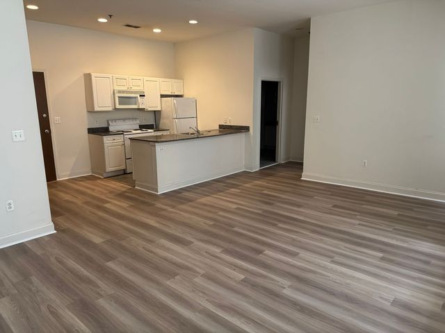 1011 Chestnut St #301W, Philadelphia, PA 19107