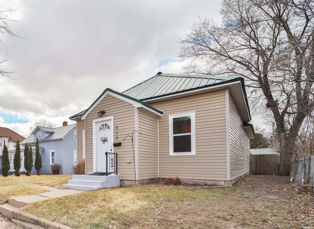 319 2nd St NE, Staples, MN 56479