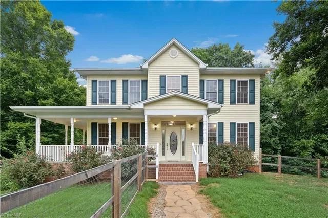 2075 E  Hitesburg Rd, Virgilina, VA 24598