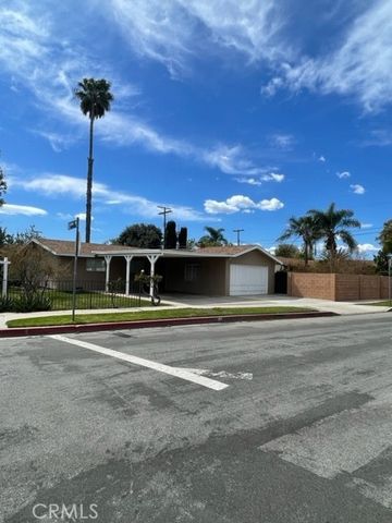 7461 Farralone Ave, Canoga Park, CA 91303