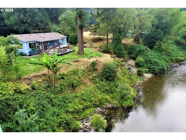 1020 Winchuck River Rd, Brookings, OR 97415