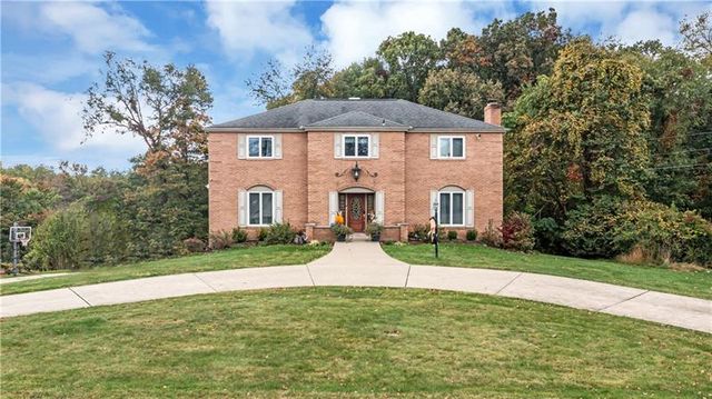 311 Claremont Dr, Lower Burrell, PA 15068